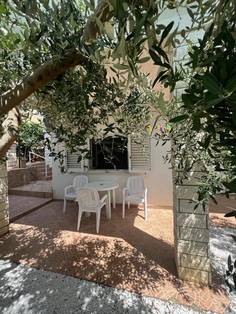 Apartments Paulina Трогир Екстериор снимка