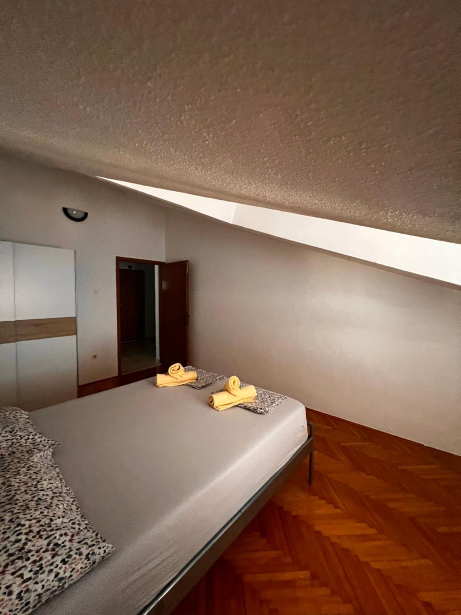 Apartments Paulina Трогир Екстериор снимка